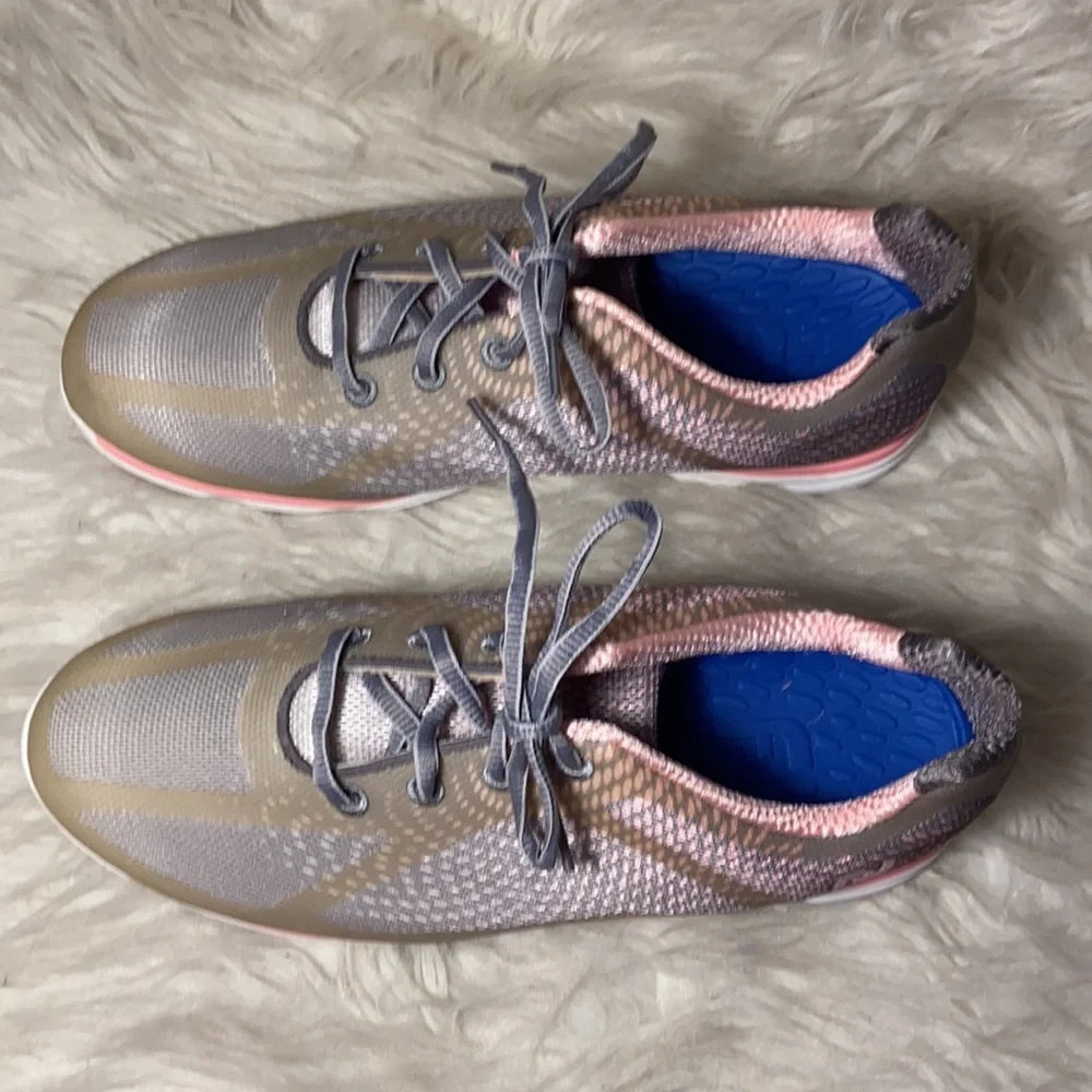 Like new Footjoy Pink Golf emPOWER Spikeless Shoe